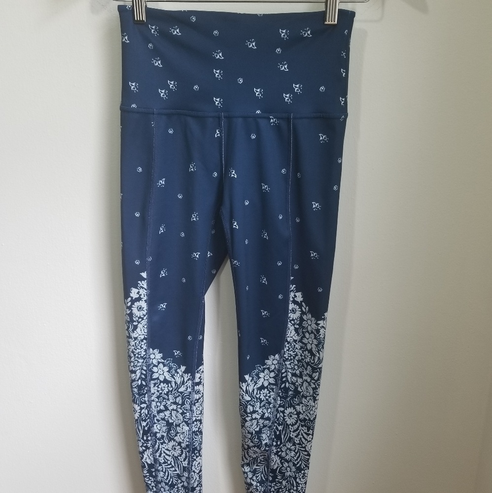 SOLD. FP Movement High Rise Print Leggings - Picture 3 of 7